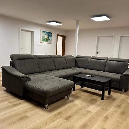 Апартаменты Priestranny 3-izbovy *