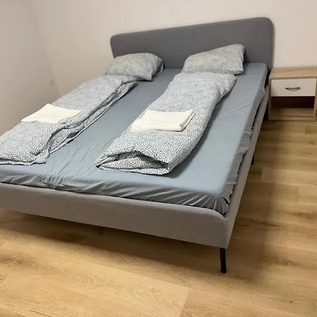 Апартаменты Priestranny 3-izbovy Brenner